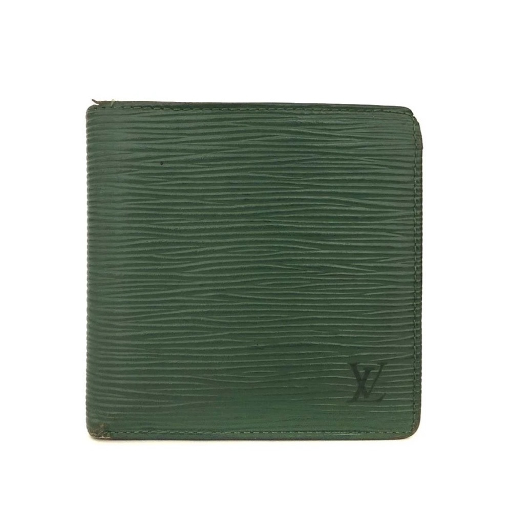 Louis Vuitton Green Epi
Portefeuille Marco
Leather Bifold Wallet
